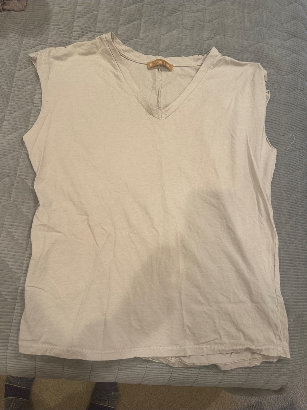 Sleeveless V-Neck Tank Top in Soft Cream
